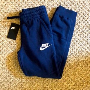 Boys Nike sweatpants youth medium